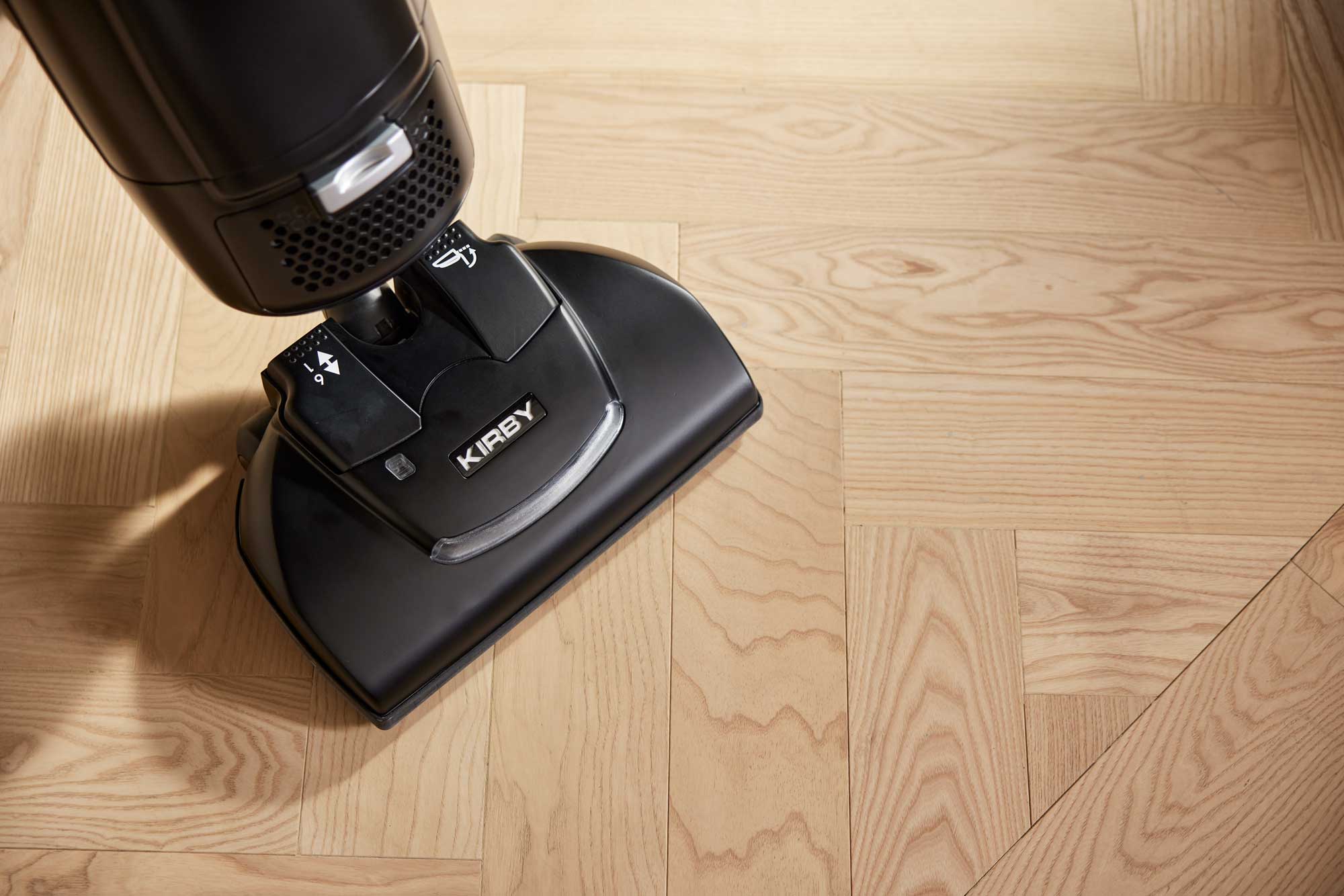 V530 Premium Upright Vacuum with Multi-Surface Power Nozzle